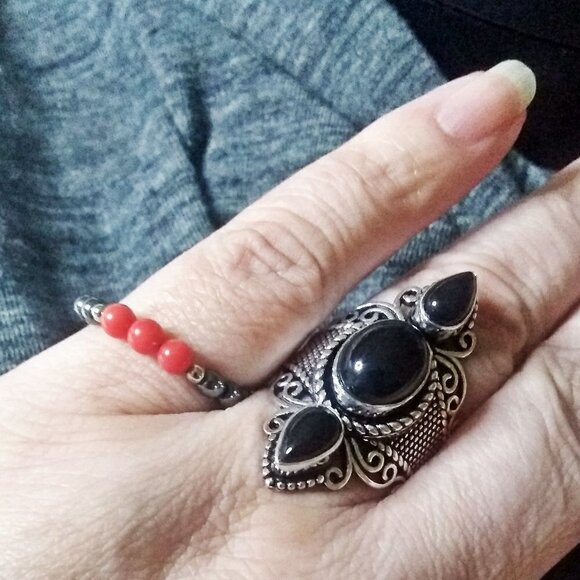 Red Coral + Gray Hematite Beads ~ S 7.5  - Boho + Casual - Cool Calm + Collected - Picture 1 of 6